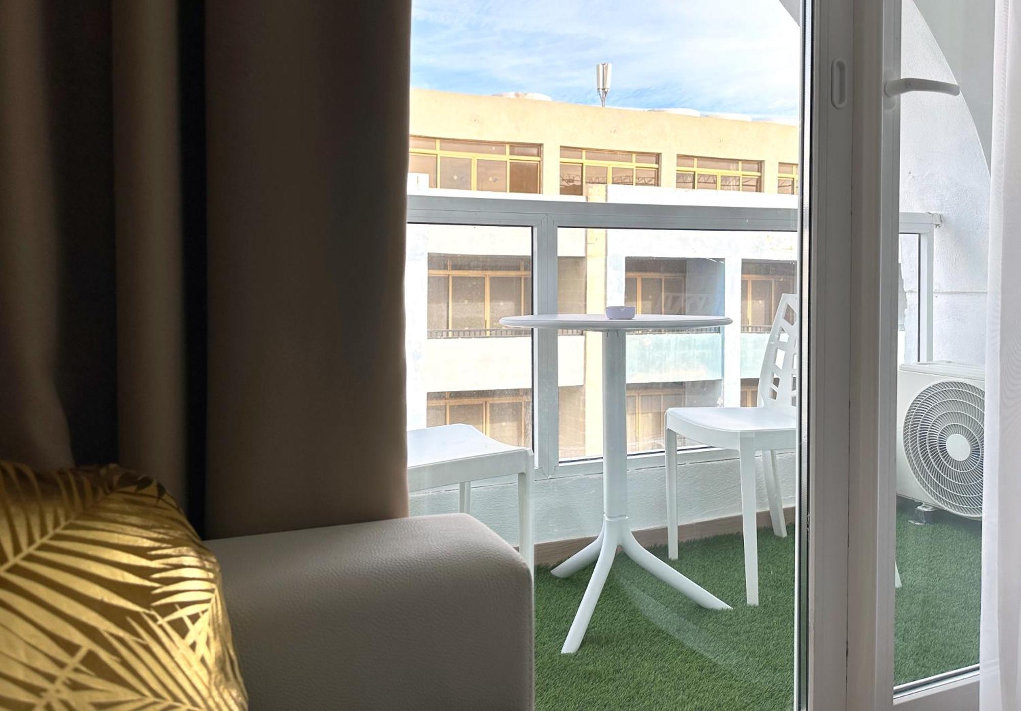 Miami Apartment *